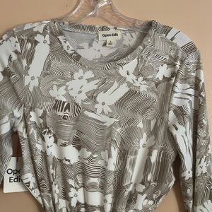 Maxi with cutouts on each side